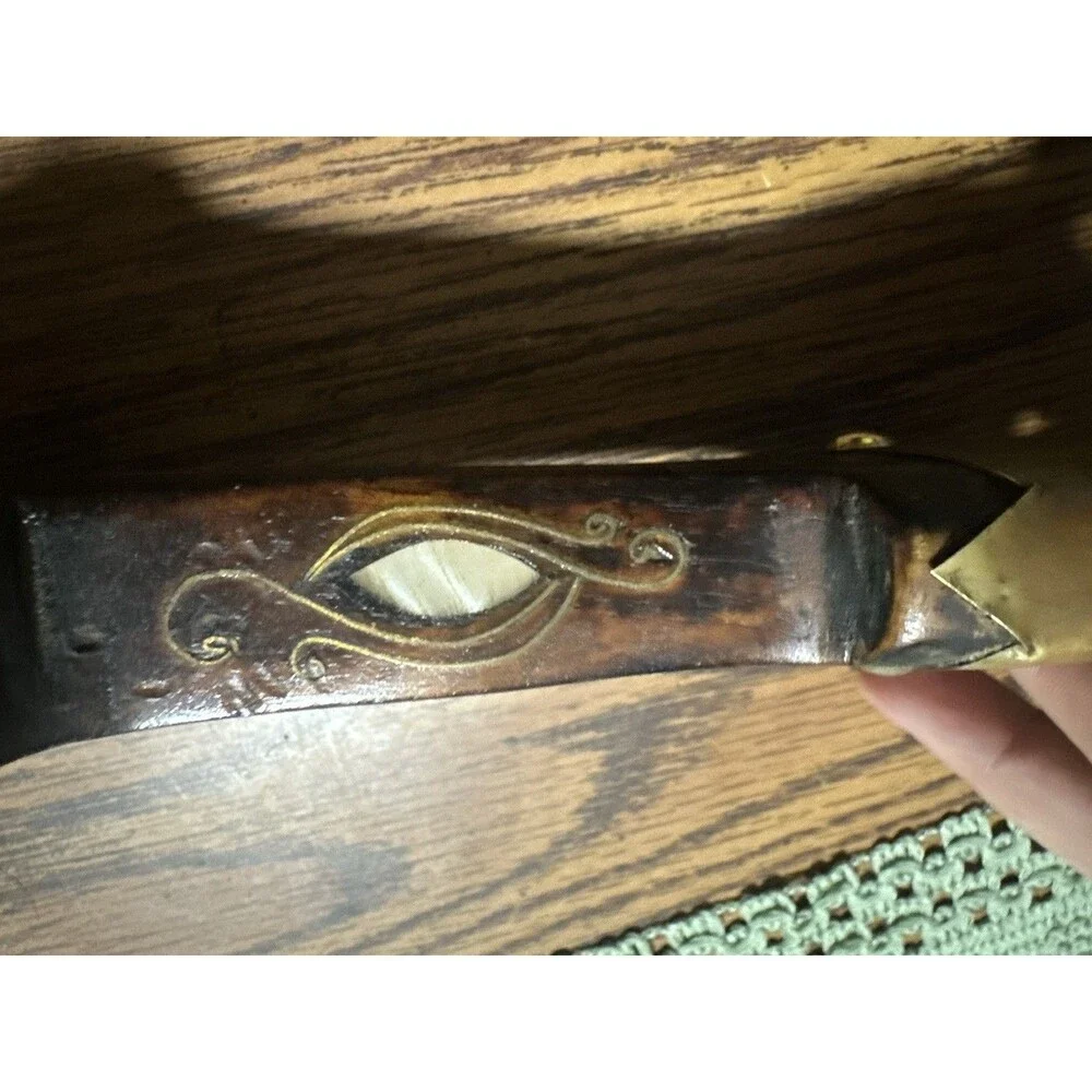 Beautiful vintage traditional Middle Eastern curved dagger (Jambiya or Khan-jar)